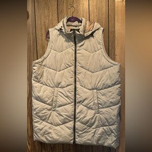 Nuage Regular Chevron Quilted Puffer Vest w/ Removable Hood